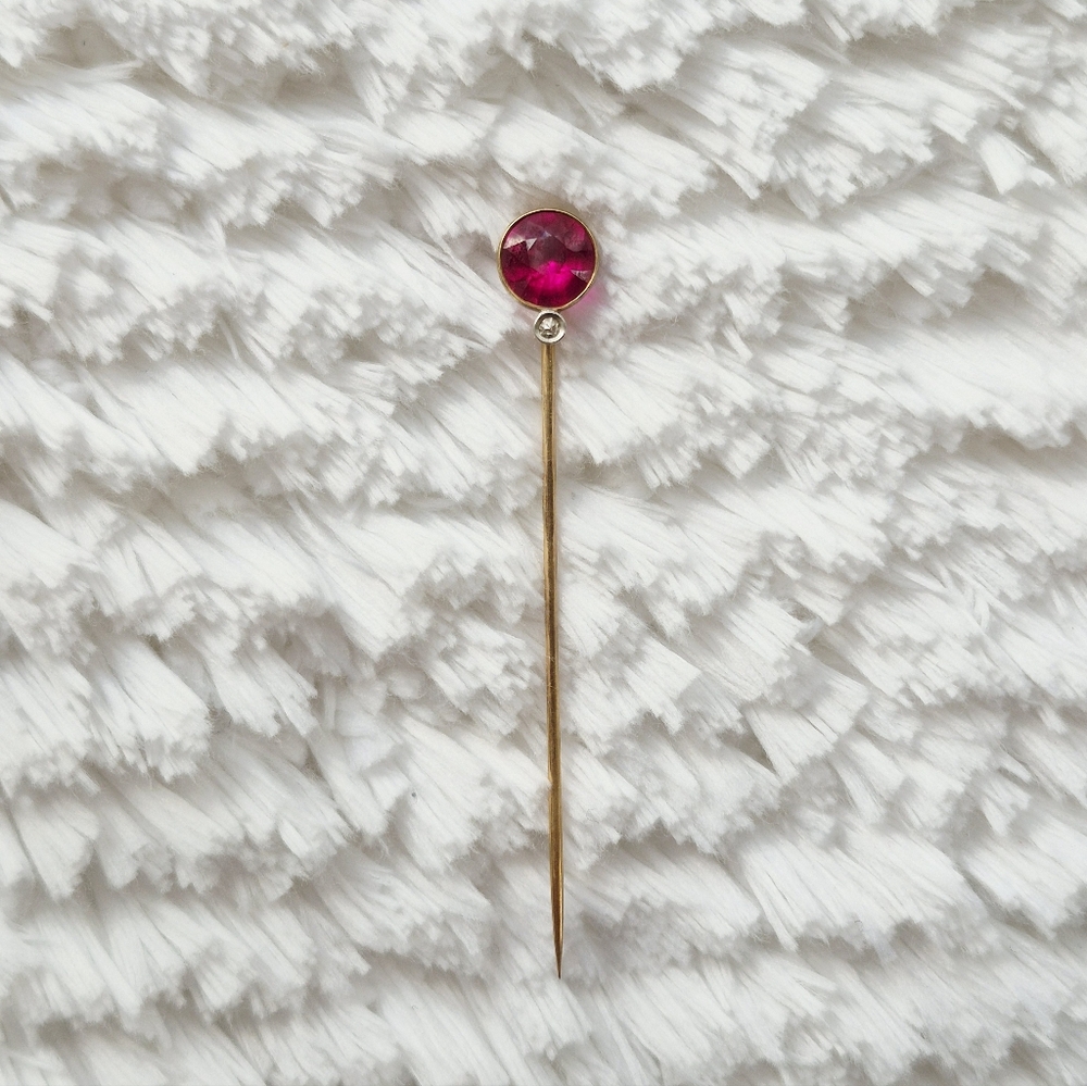 Estate 14k Yellow Gold Ruby Hat Stickpin